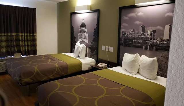 Super 8 by Wyndham Fort Smith
