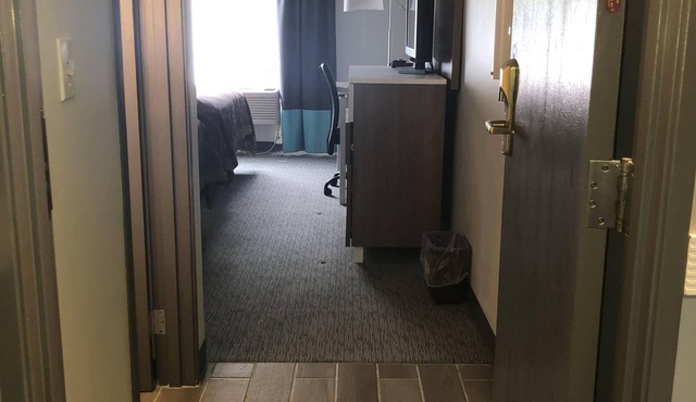 Super 8 by Wyndham Manchester Airport