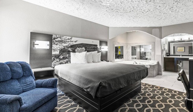 Super 8 by Wyndham Norman West OK