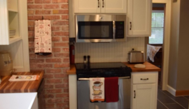 Super Cozy Charming Vintage Bungalow