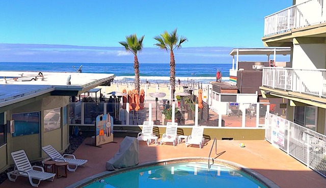 Surfer Beach Hotel