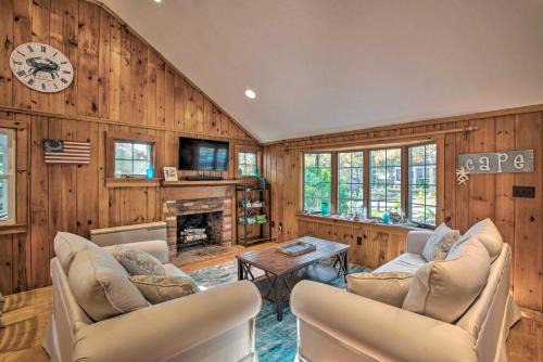 Swim & Unwind! Follins Pond Cottage Near Beach