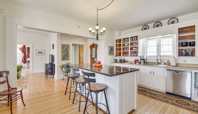 Tasteful Gardiner Triplex Near Downtown Augusta!