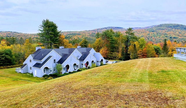 Tenney Mountain Condo - PSU, Skiing, Lake, Hiking Trails nearby!