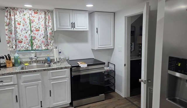 Terrific 4-bedroom house with AC in Ashford