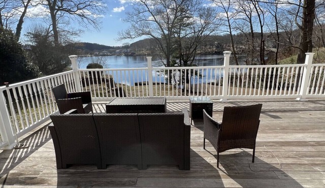 Thames River Retreat · CT College+Casinos+USCGA