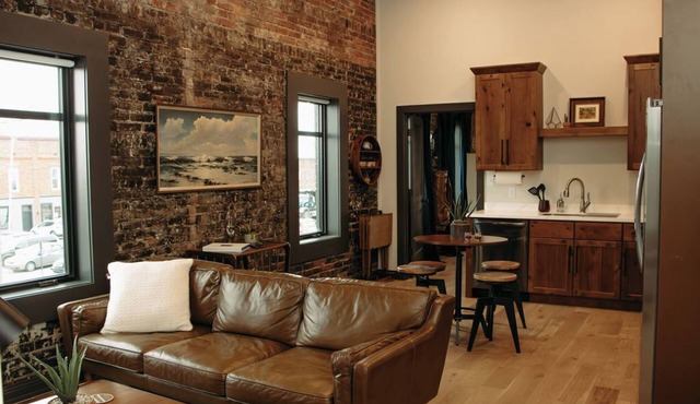 The Aaron is a charming 2-bedroom/2 bathroom apartment.