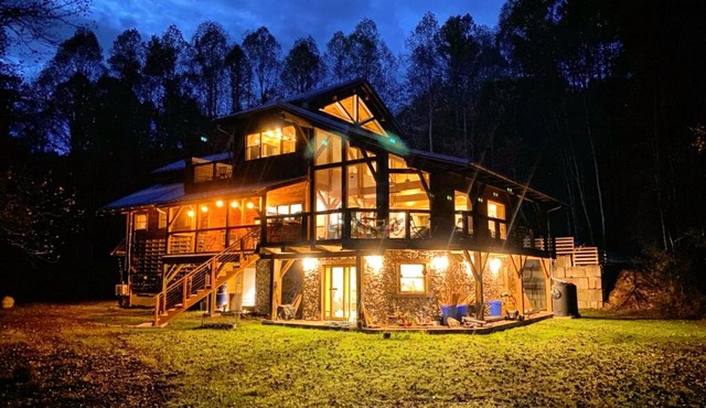 The Arete Hostel and Suites