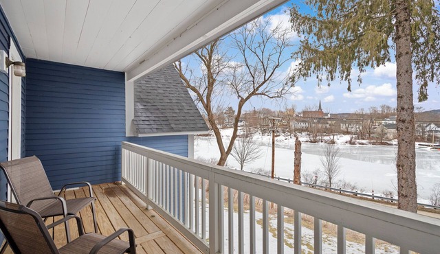 The Barn - Lake View and Pet Friendly