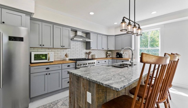 The Blueberry House - Spacious, Family & Pet-Friendly Retreat near Sebago Lake