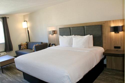 The Cairn Hotel