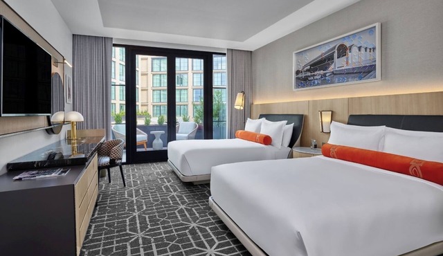 The Crescent Hotel|Patio Deluxe Queen Queen| Private Bath & Balcony Near Kimbell