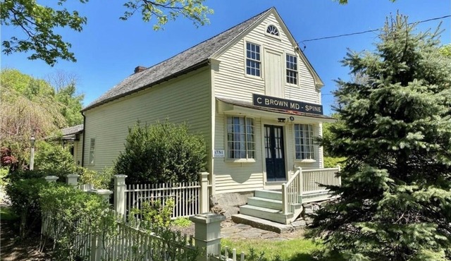The Doctor's 1781 House on the Litchfield Green