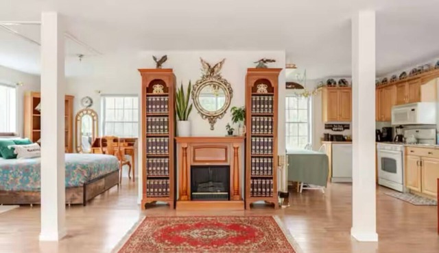 The Eagles Nest - Private Apartment