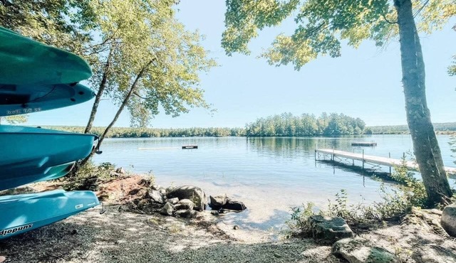 The Lodge at Moose Pond & Pleasant Mtn Sleeps 20