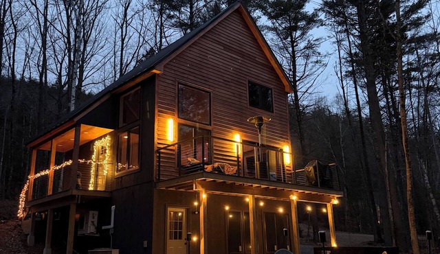The Luxe Recharge Retreat EV + Hot Tub in Waterville Estates