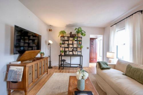 The Marlowe Garden Suite - Vintage Luxury at the Beach - Hotel Amenities