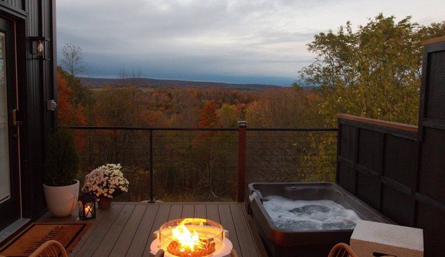 The Overlook; A Romantic Treehouse for Two