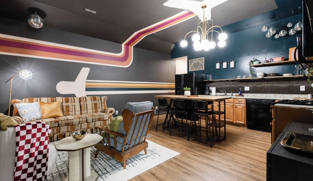 The PanAm Flat - 2bed/2bath next to hospitals & Scott AFB