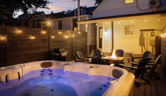 The Paper Plane ~ Hot Tub, Fire Pit, Deck, Grill