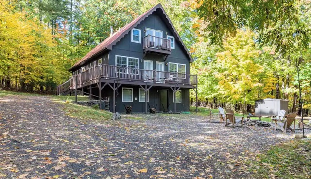 The Pine Tree Chalet: Perfect Getaway in Catskills