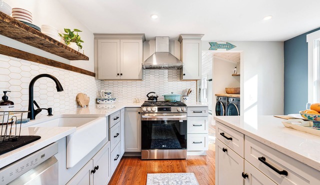 The Pines- Luxury Norwich home 5 miles to Dartmouth