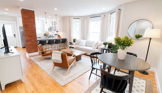 The Queen Anne: Spacious New Haven Retreat, Close to Yale & Downtown