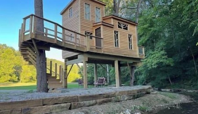 The Royal Roost Treehouse