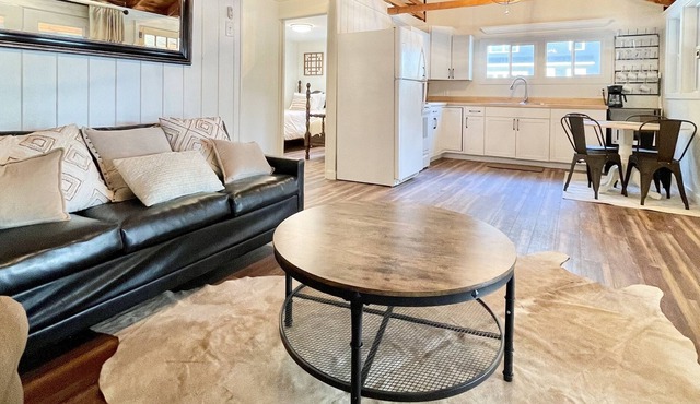 The Rustic Retreat - Lakefront Cottage on Franklin Pierce Lake!