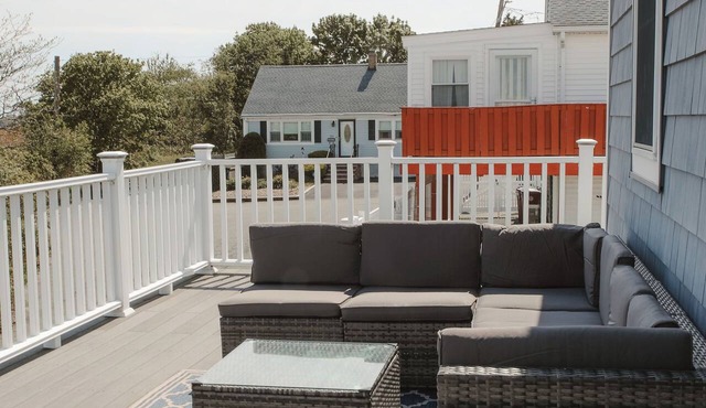 The Sapphire House with Deck in Revere Beach