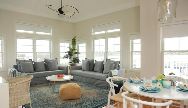 The Sea Breeze Inn