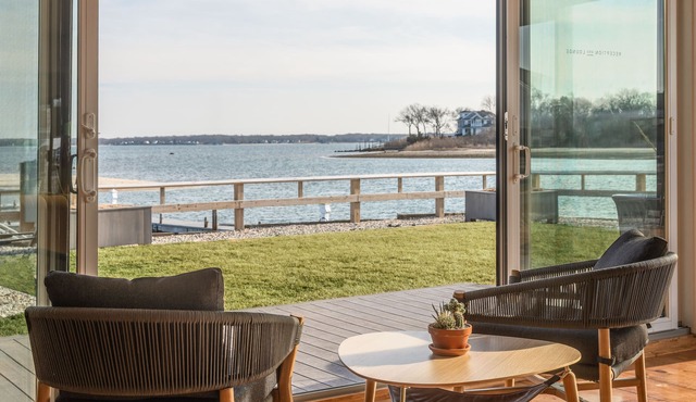 The Shoals Suites and Slips