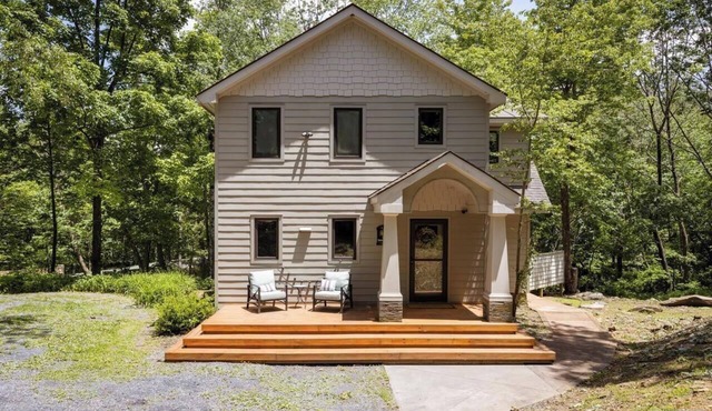 The Snow House New Hot Tub Pet Friendly Creek PacMan