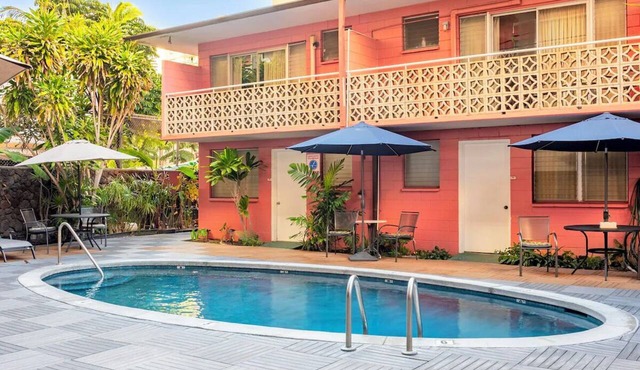 Thoughtfully Prepared for Your Best Stay Yet! Outdoor Pool, Pets Are Welcome!