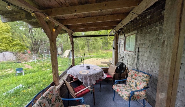 Tiny House Oasis in beautiful Waldo County, Maine. Dogs welcome! JUNE PRICE DROP