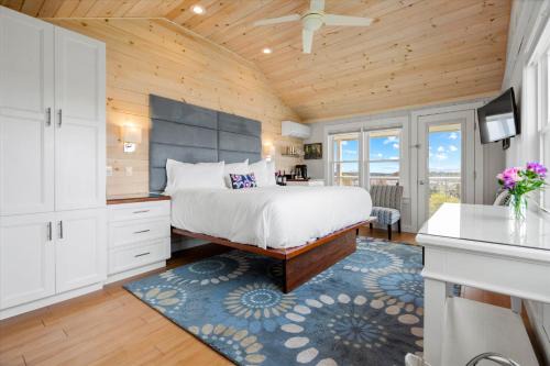 Topside Inn