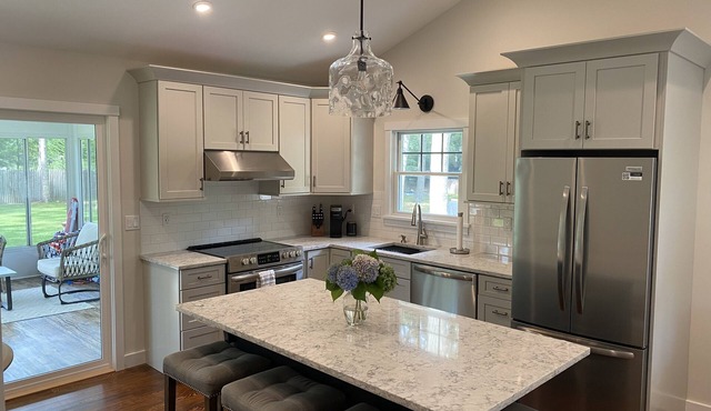 Totally Renovated Cottage on the North Fork 7 min. walk to the Beach