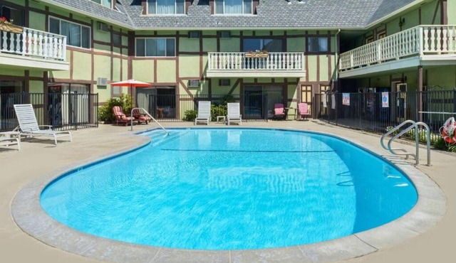 Tour Around Solvang! Pool, Continental Breakfast, Near Alisal Commons Park