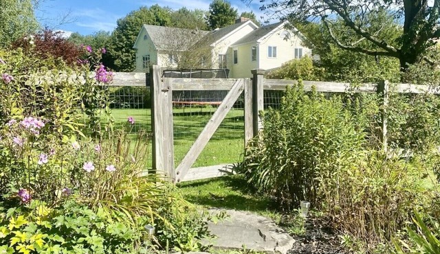 Tower Hill - Hilltop Country Retreat with Panoramic Views