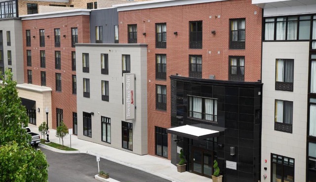 TownePlace Suites by Marriott Lawrence Downtown