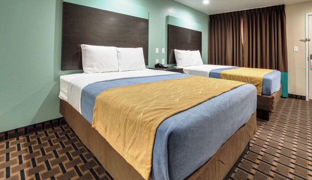 Travel on a Budget: Room w/ Kitchenette Free Breakfast, Free Wi-Fi