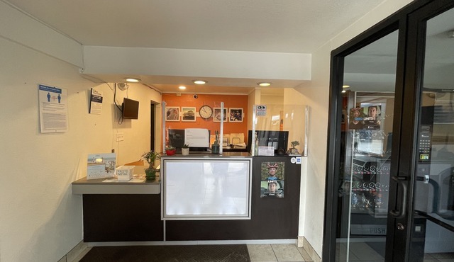 Travelodge by Wyndham Brattleboro VT