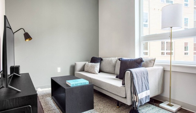 Trendy Brighton Studio w/W/D, Gym, near T, Shops + Dining, by Blueground