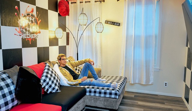 Trendy Downtown Nashua Getaway: Checkers-Themed 1 Bed/1 Bath!