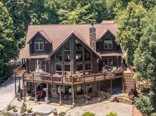 Trinity Lodge in Ferguson