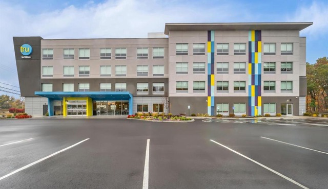 Tru By Hilton Brockton