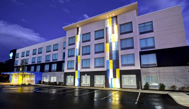 Tru by Hilton Concord