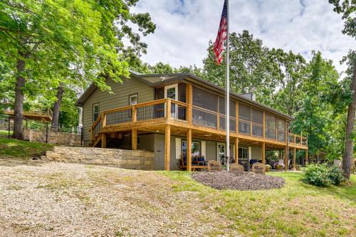 Truman Lake Retreat: Relax and Unwind