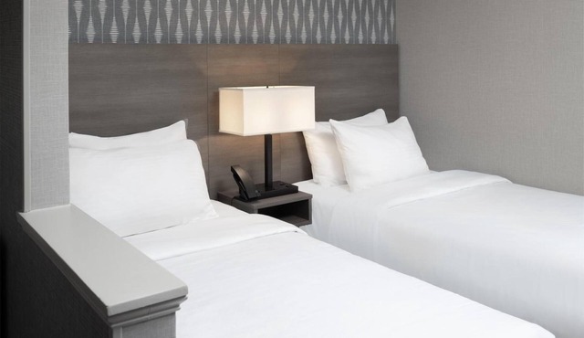 Twin Bed Stay in Back Bay near Charles River Esplanade - 0.9mi | Free Breakfast