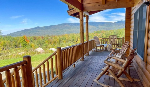 Ultimate Luxury Lodge in NH: Ski-Hottub-Pool Tbl-Yoga-Hike